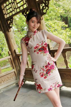 美女的内内